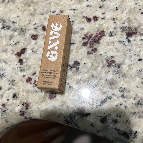 Spark the fire plumping lip balm - Picture 2 of 4